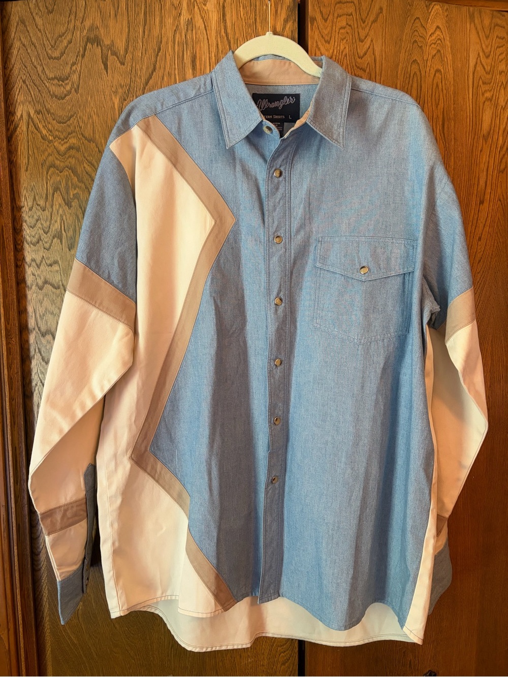Wrangler Vintage Two-Tone Blue and Cream Western Button-Down Shirt